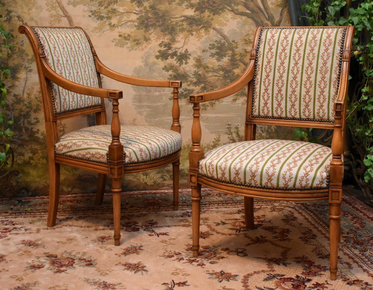 Paire De Fauteuils De Style Directoire, Sièges à Garniture Tapisserie Aux Petits Points, -photo-2