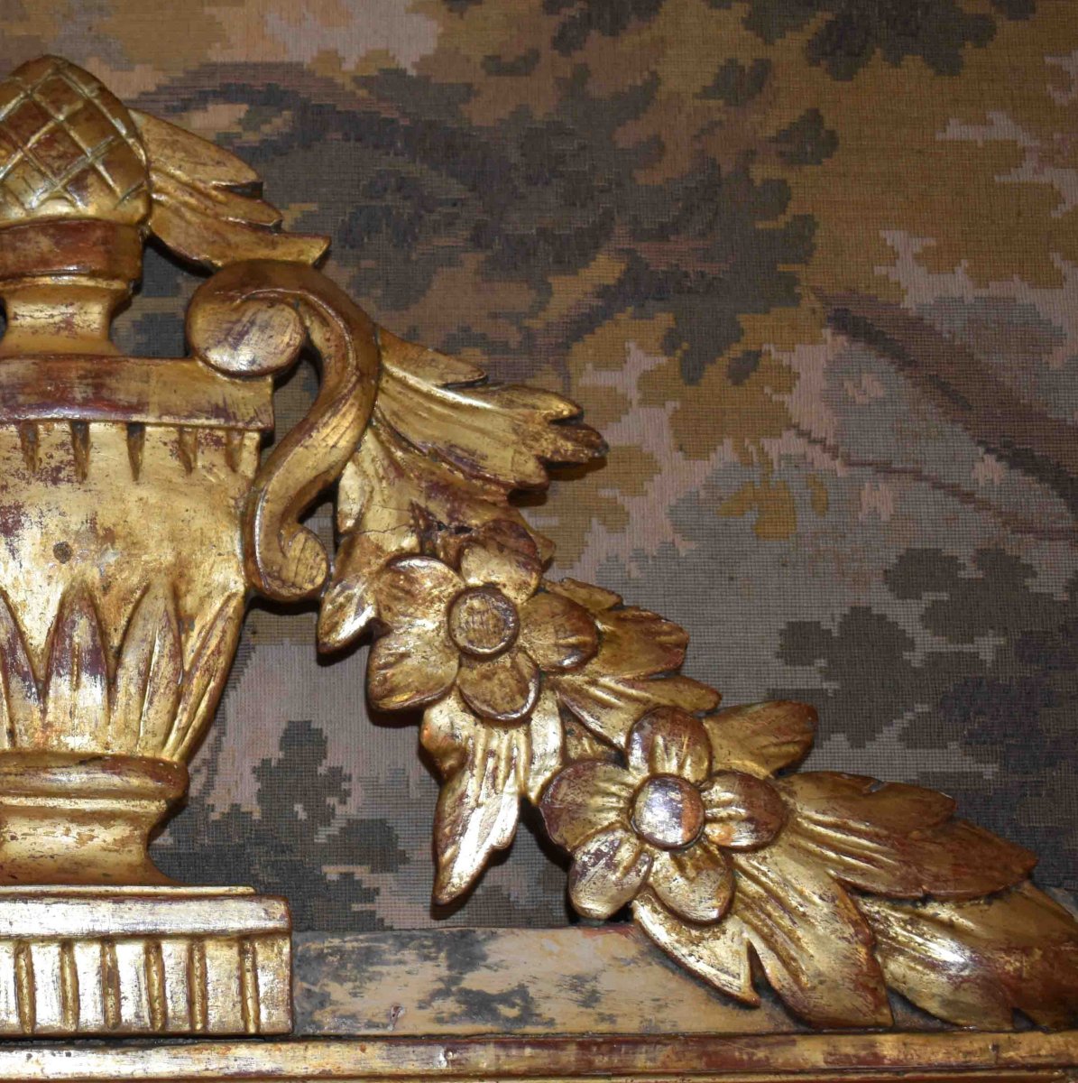 Miroir à Fronton  En Bois Doré  De  Style Louis XVI, époque Napoléon III, glace  XIXème .     -photo-1