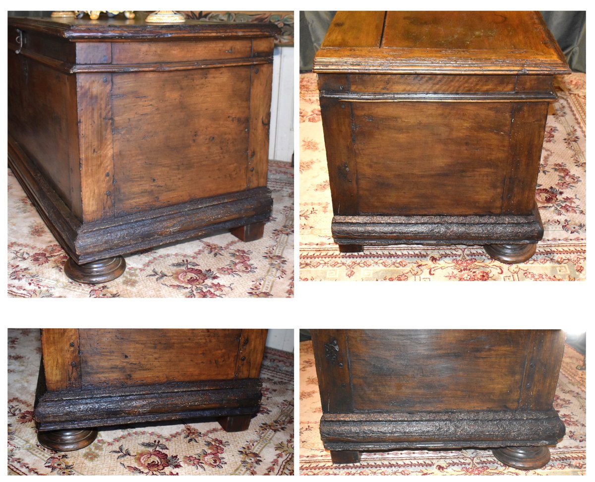  Large Périgord-style Chest, Southwest France, In Solid Walnut, Late 17th - Early 18th Century       -photo-4