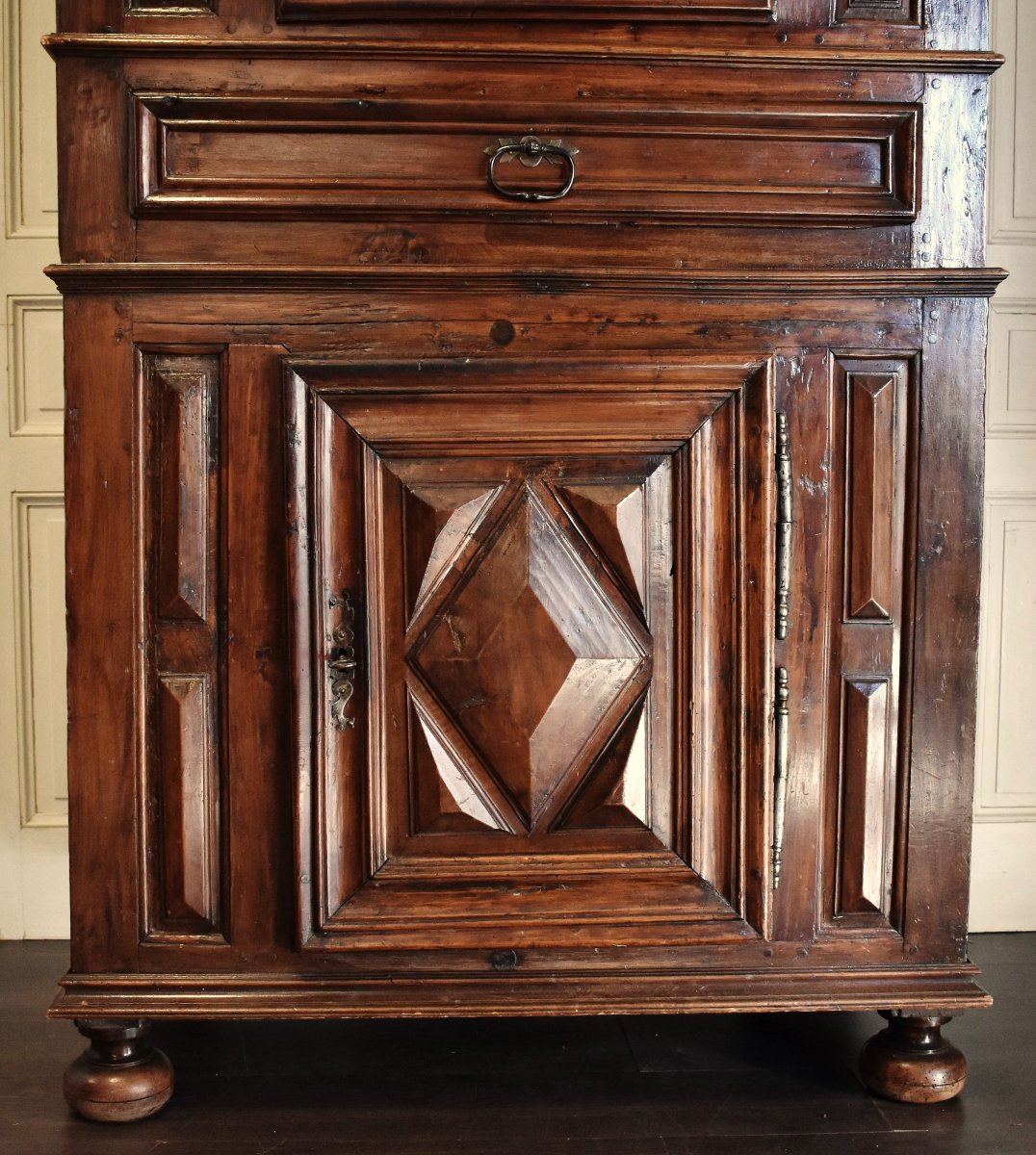 Homme Debout Louis XIII, Cabinet En Noyer deux  Parties, double corps, Fin XVIIe Début XVIIIe -photo-4