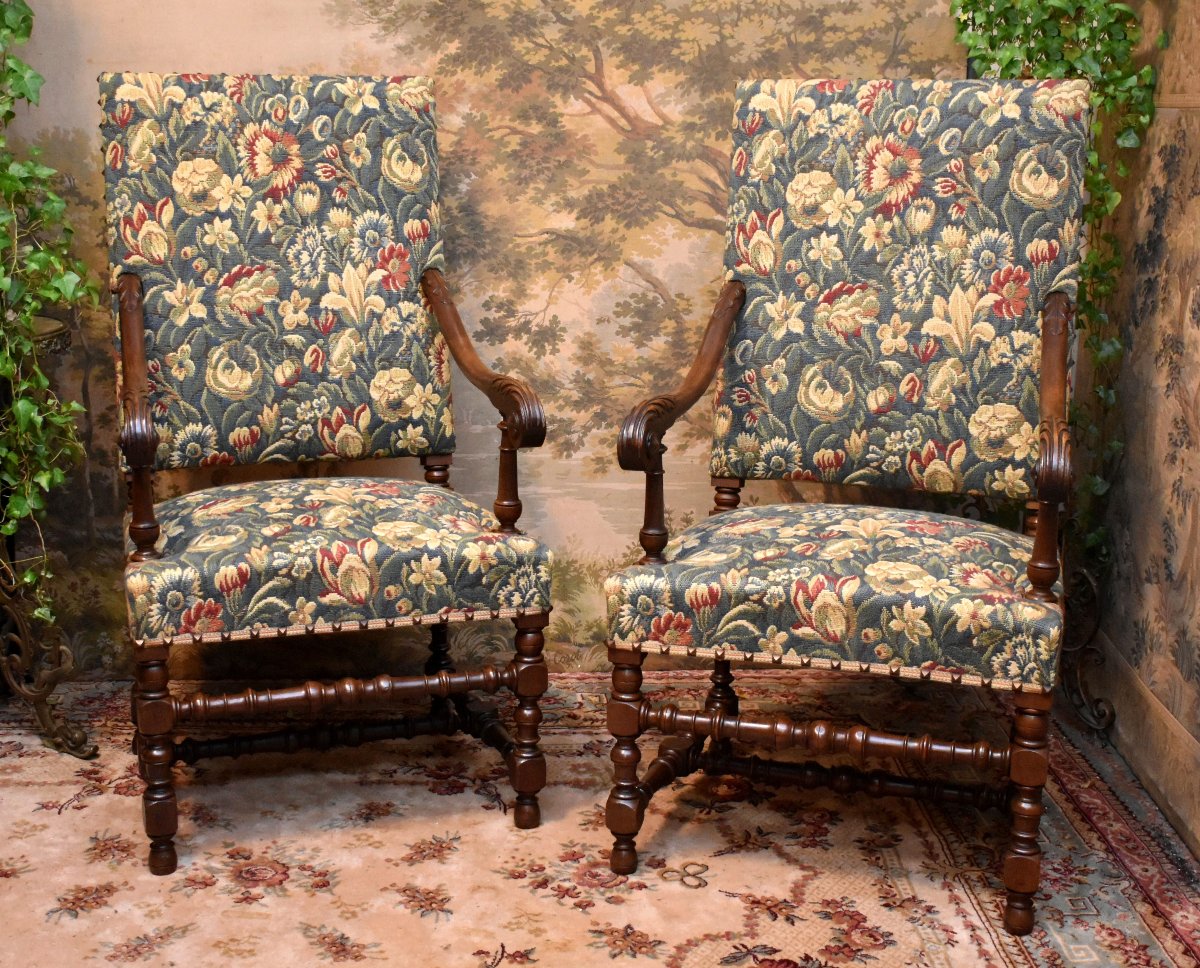Paire De Grands Fauteuils De Style Louis XIII - Louis XIV En Noyer, Tissu Verdure,   XIXe -photo-2
