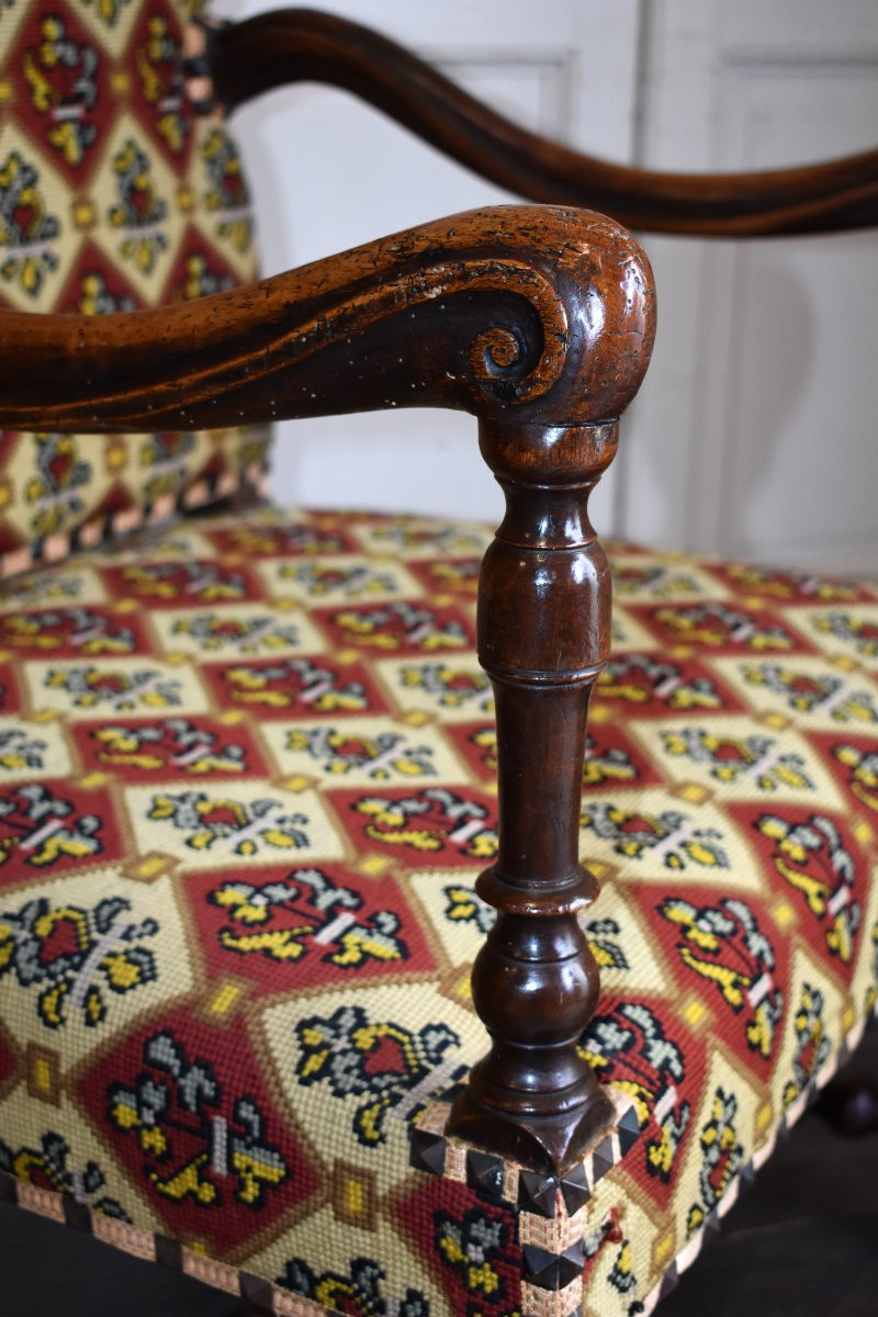Fauteuil de style Louis XIII - Louis XIV en noyer, pieds balustre , tissu  petits points , XIXe-photo-2