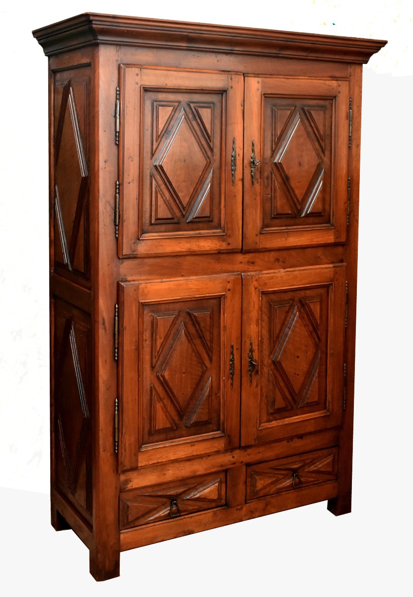 Petite Armoire Louis XIII à  4 Portes En Noyer, Buffet  à Quatre Vantaux , Pointes De Diamants 