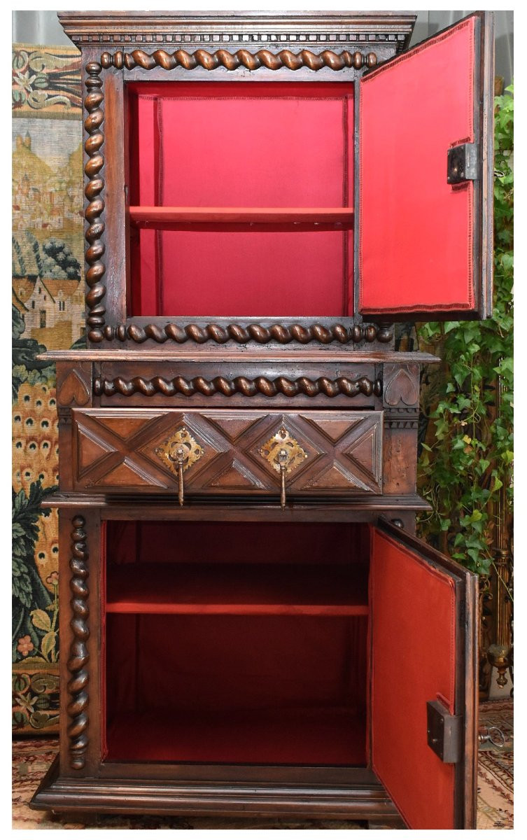 homme debout Louis XIII, buffet cabinet 2 corps noyer  à diminutif , colonnes à torsade, XVIIe-photo-8