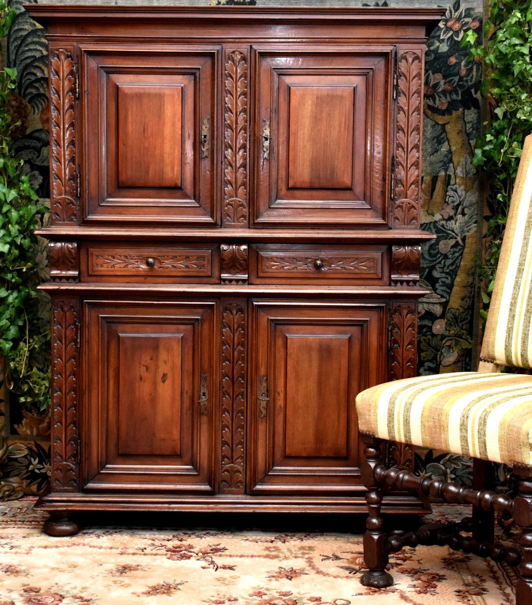 4-door Sideboard, Walnut, Renaissance - Louis XIII Period, Four-leaf Wardrobe, 17th Century
