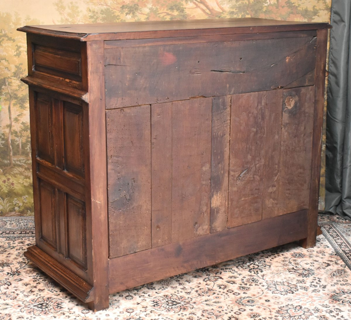 Buffet bas d'époque Louis XIII en noyer massif ,  XVIIe siècle ,  2 vantaux et 3  tiroirs -photo-8