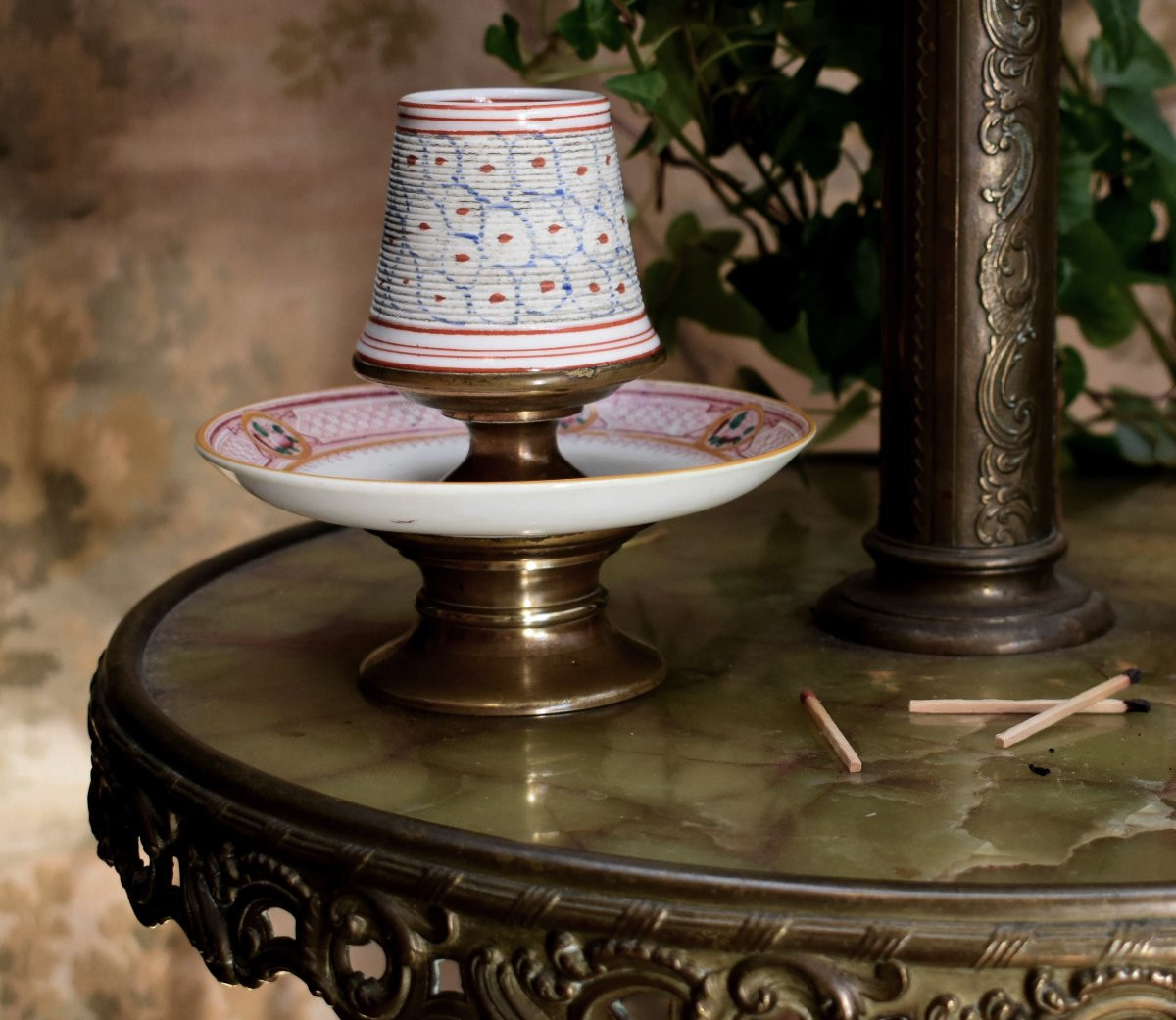 Pyrogen Mounted On Porcelain Dish And Brass Base, Bar Ashtray And Match Holder.-photo-4