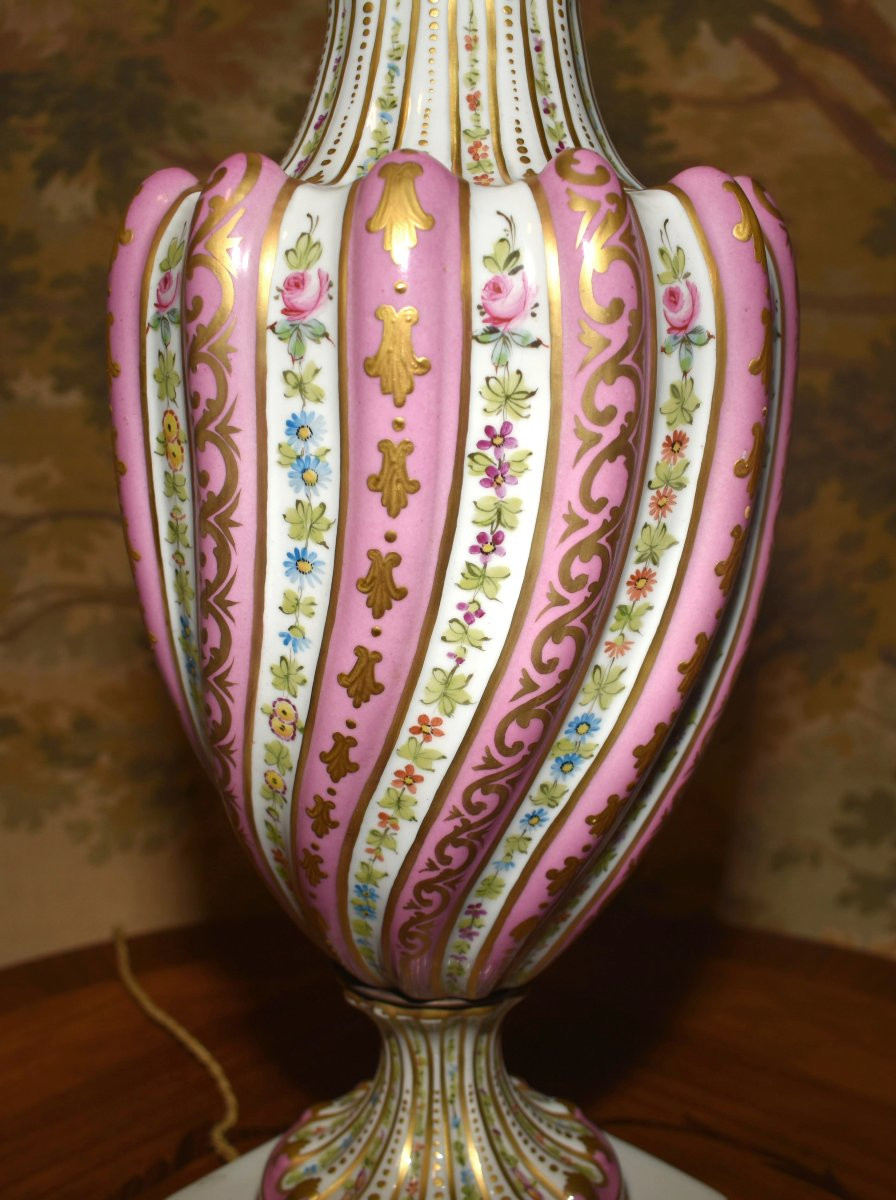 Grand Pied De Lampe En Porcelaine De Paris, De Forme Balustre à Godrons Et Torses, Décor Floral-photo-3