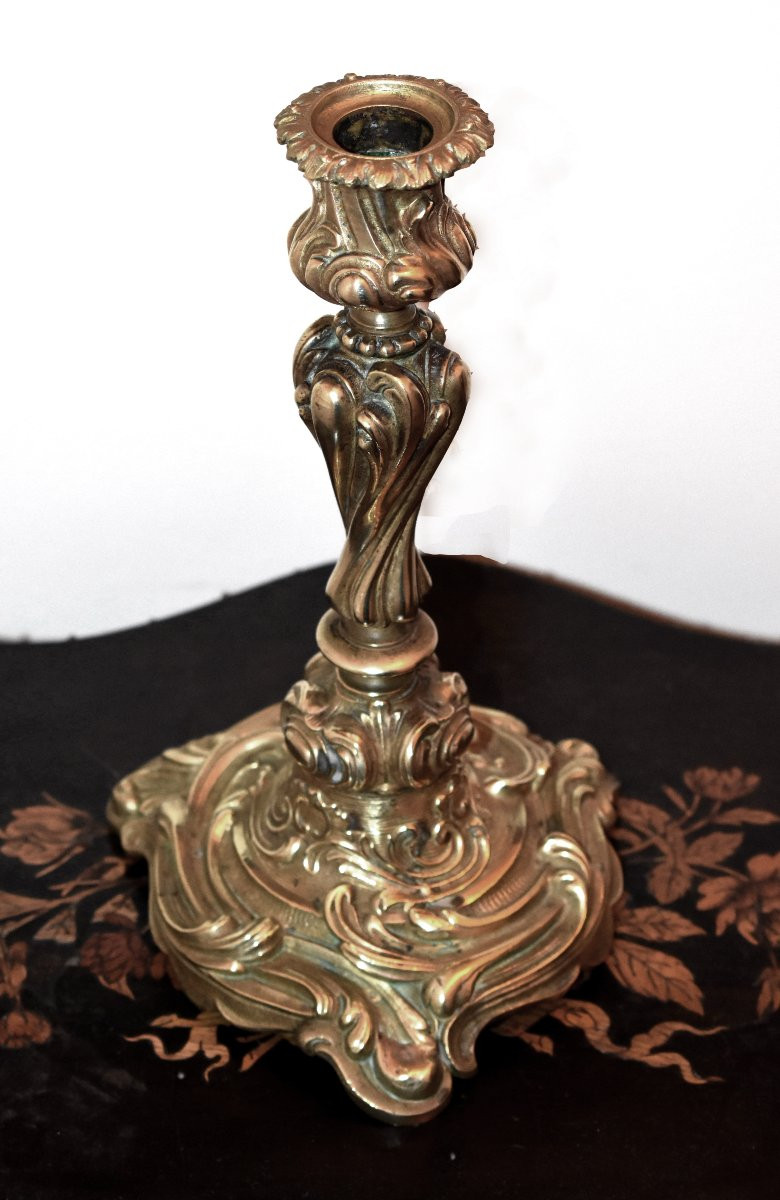 Paire De Bougeoirs, Chandeliers rocaille , Candelabres En Bronze De Style Louis XV-photo-4