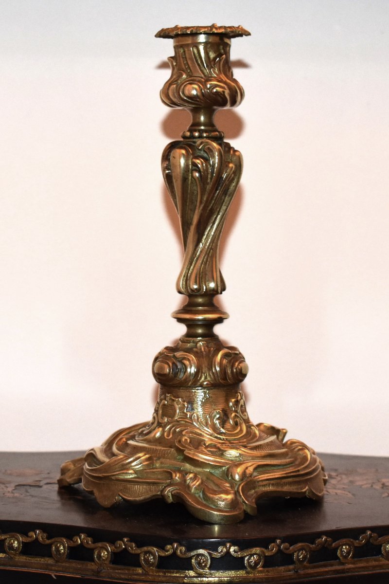 Paire De Bougeoirs, Chandeliers rocaille , Candelabres En Bronze De Style Louis XV-photo-1