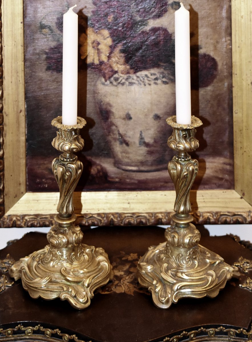 Paire De Bougeoirs, Chandeliers rocaille , Candelabres En Bronze De Style Louis XV-photo-8