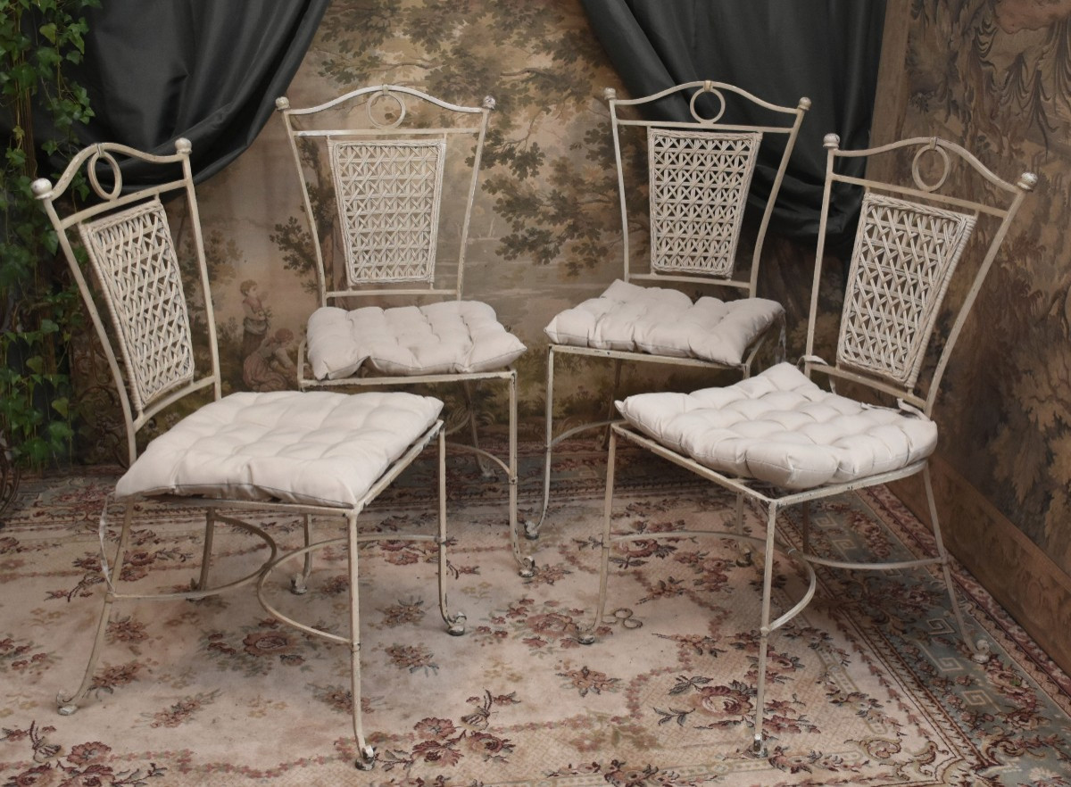 4 chaises en fer forgé laqué dossier osier tressé , peint en blanc crème, intérieur extérieur