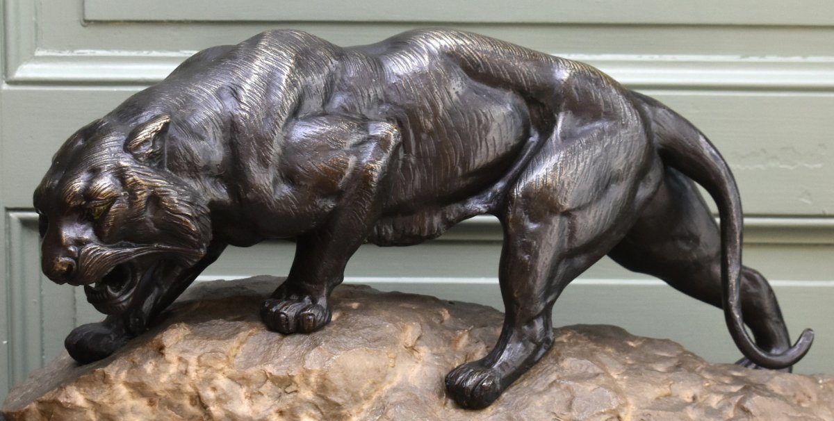 James Andrey (19th–20th Centuries) *roaring Lioness On A Rock*, Bronze Animal Sculpture -photo-3