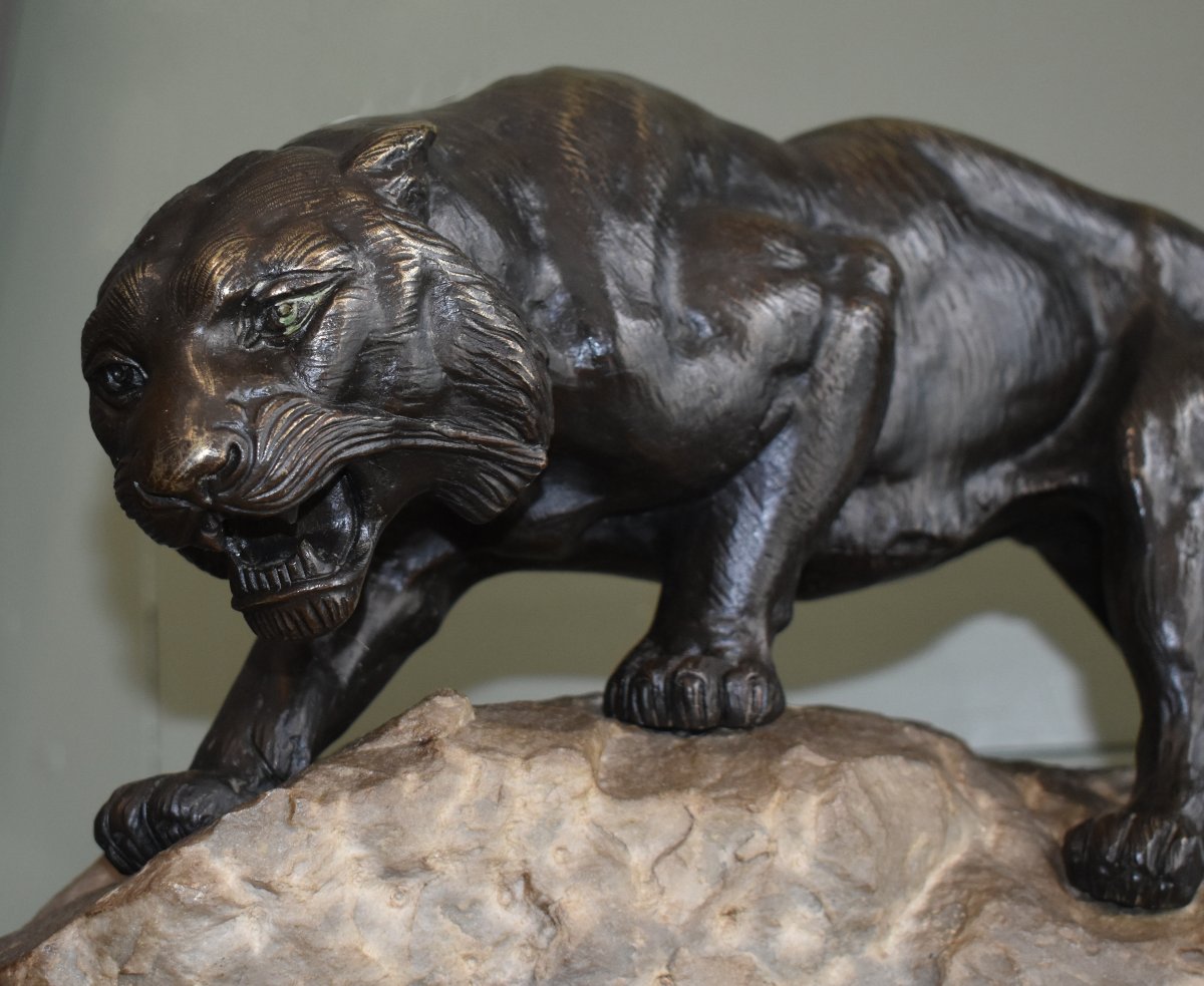 James Andrey (19th–20th Centuries) *roaring Lioness On A Rock*, Bronze Animal Sculpture -photo-4
