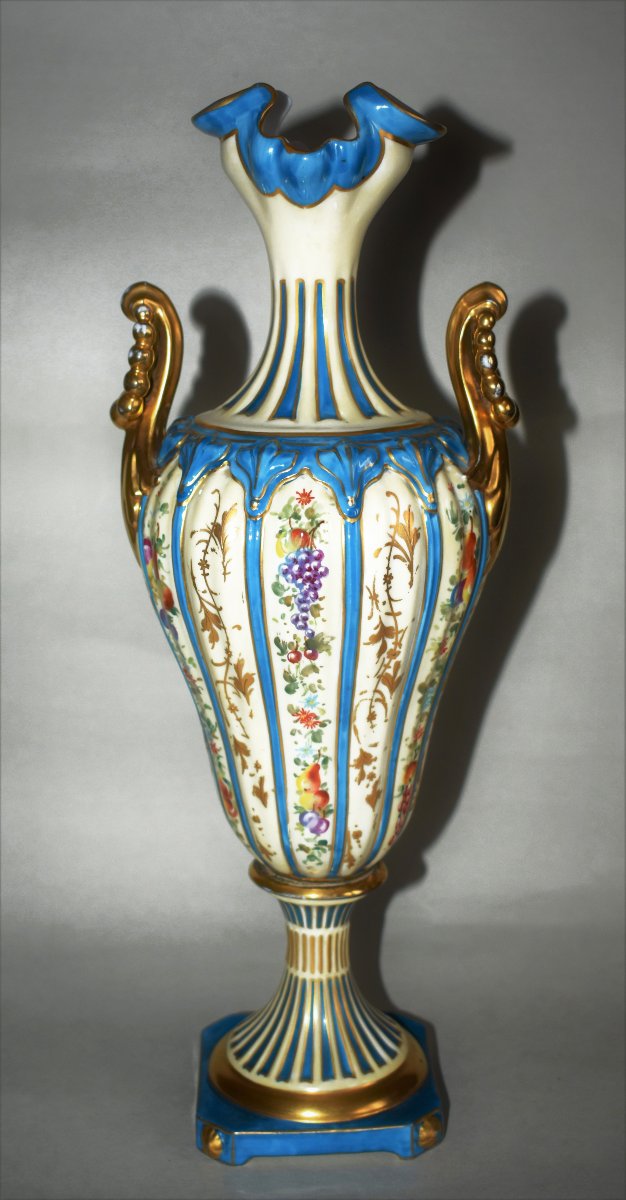 Vase Balustre Sur Pied - Douche Dans Le Goût De Sèvres, Peint Main. décor floral-photo-4