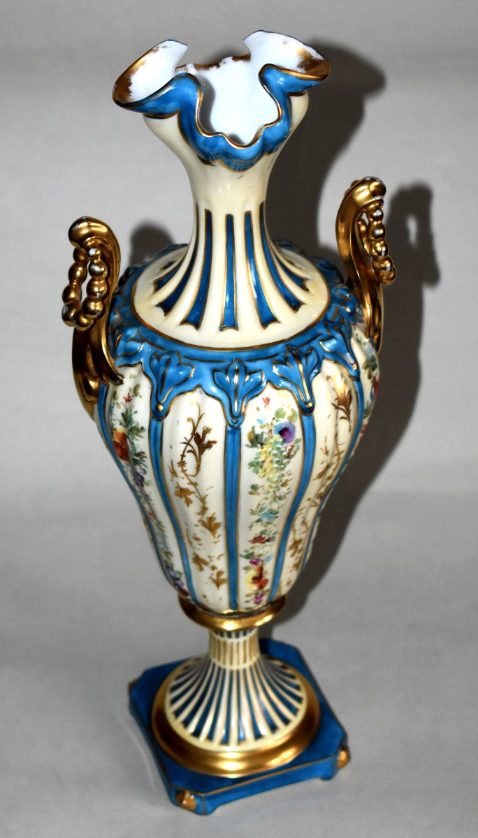 Vase Balustre Sur Pied - Douche Dans Le Goût De Sèvres, Peint Main. décor floral-photo-2
