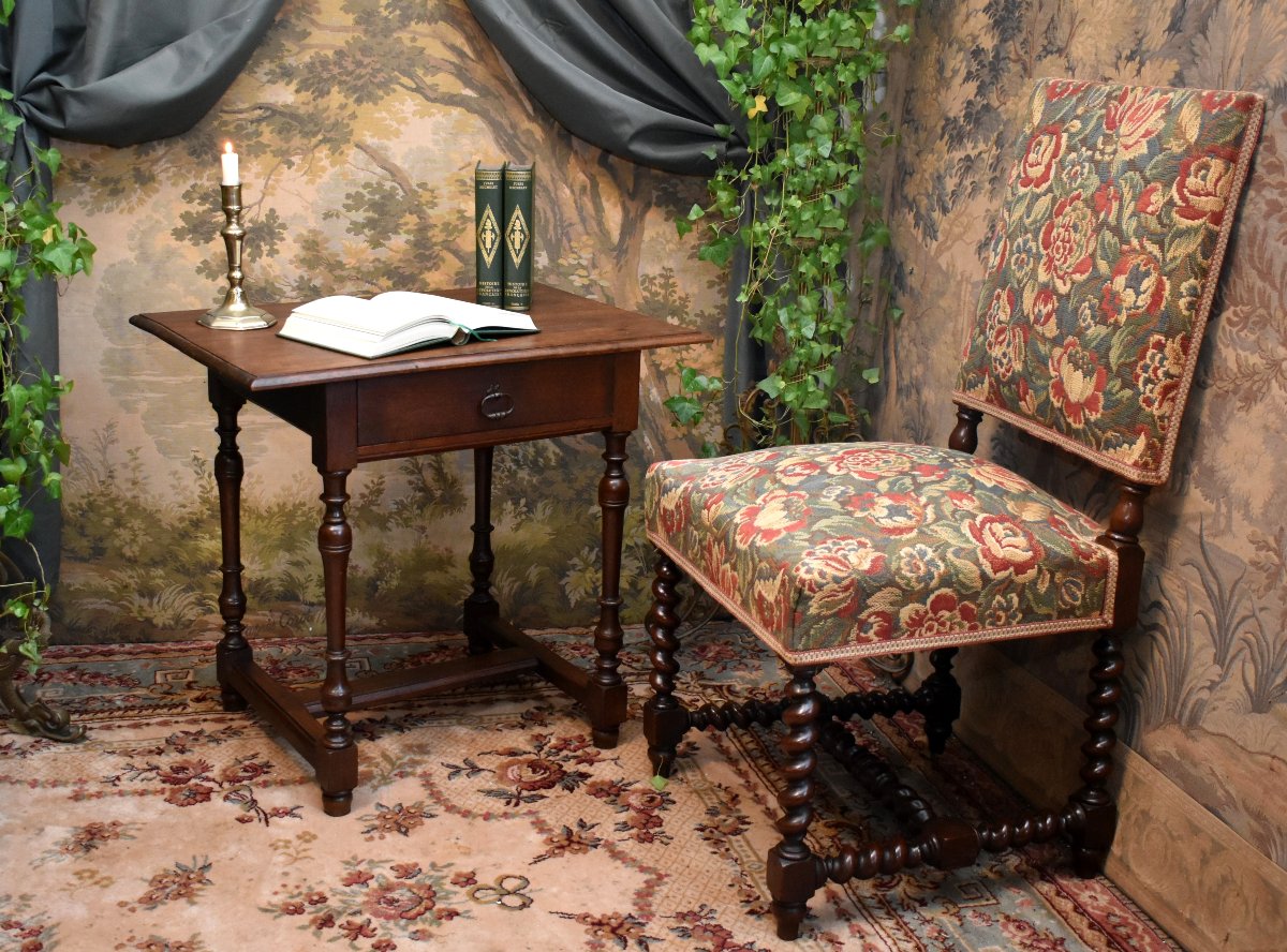 Petite Table  basse ou d'Appoint, Ou Meuble Volant De Style Louis XIII - Louis XIV En Chêne