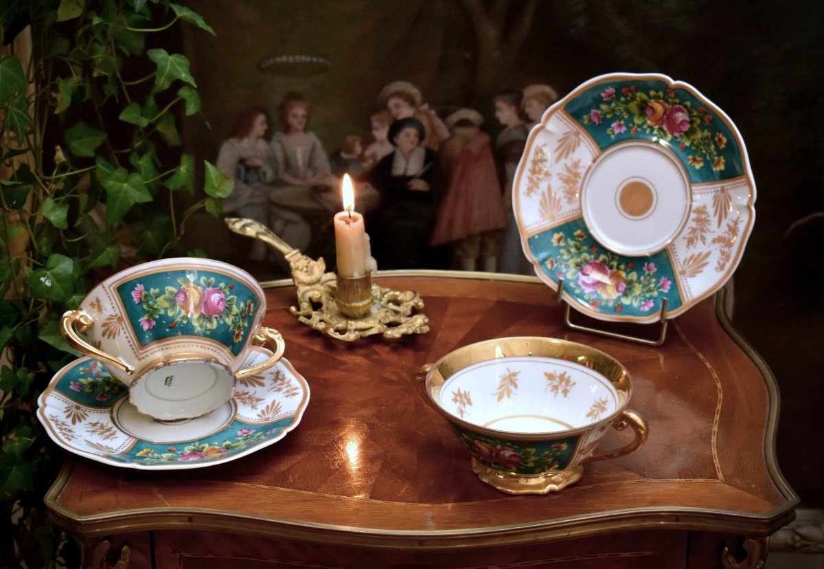 Paire De grandes Tasses En  Porcelaine De Limoges pour Bouillon , Chocolat Etc.. peint  main