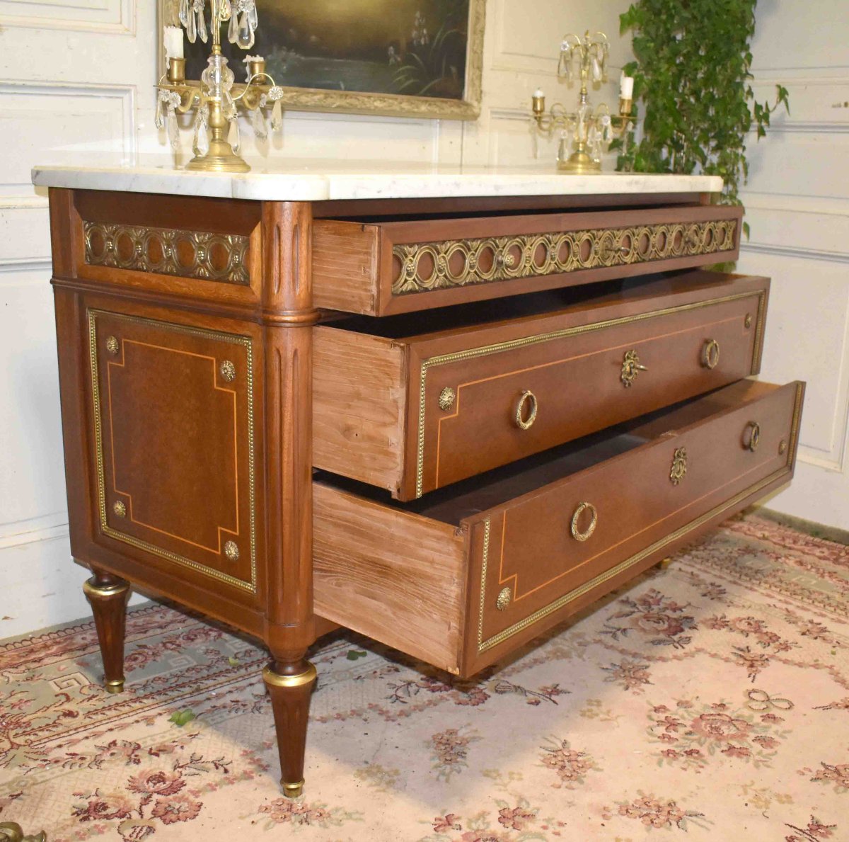  Commode de style Louis XVI Marquetée Et Ornementation De Bronze  ,  Marqueterie, Revel (31)  -photo-3
