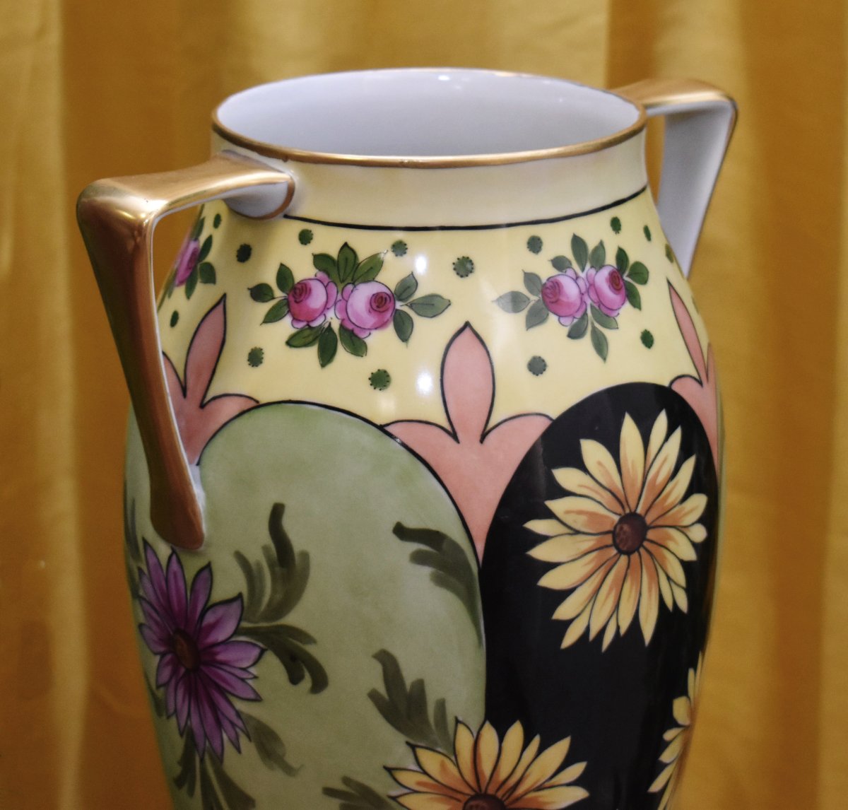 F. Quinque, vase En Porcelaine De Limoges manufacture Tressemanes -Vogt, roses et marguerites  -photo-5