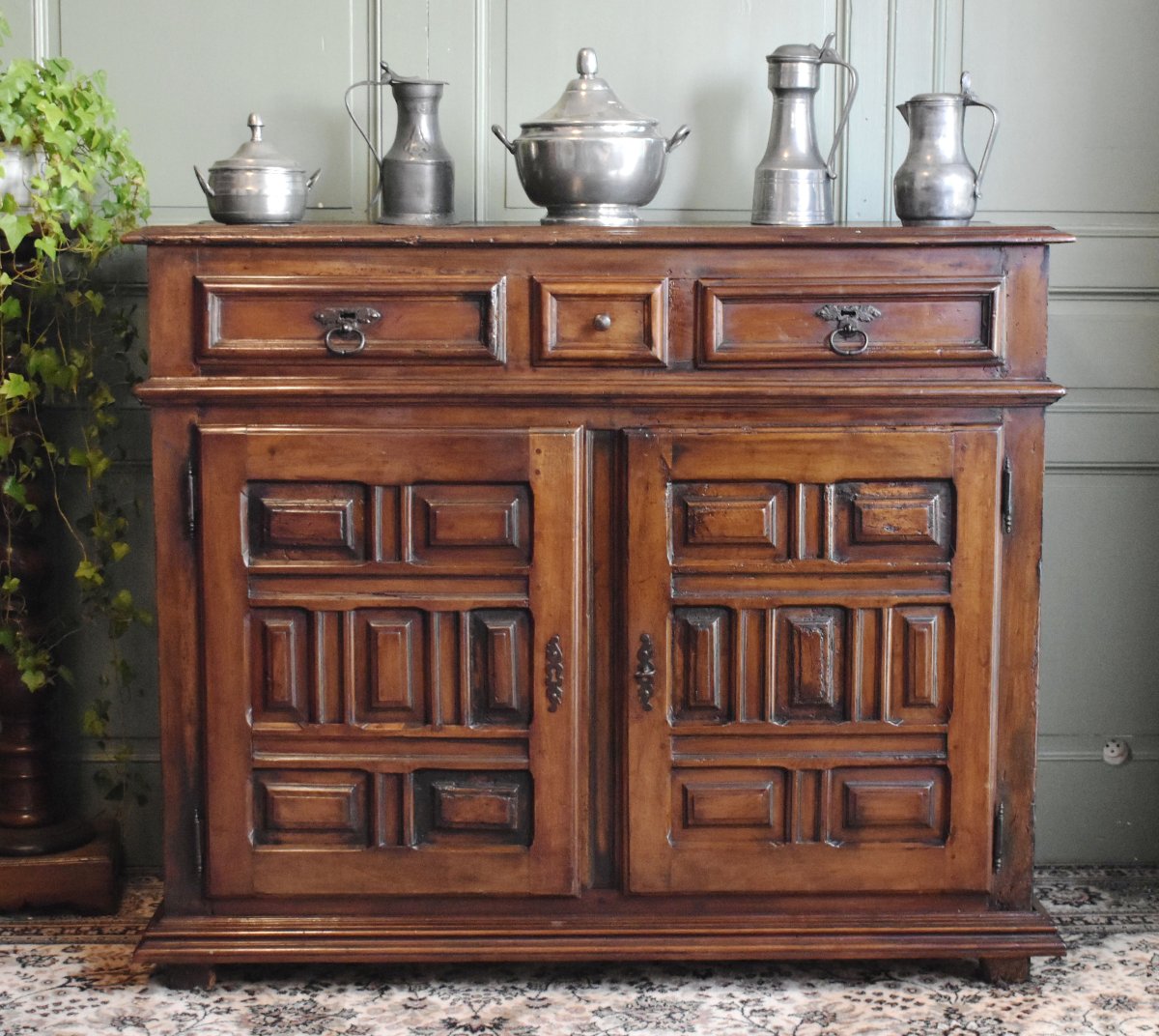 Louis XIII-style Low Sideboard In Solid Walnut, 17th Century, 2 Doors And 3 Drawers -photo-2