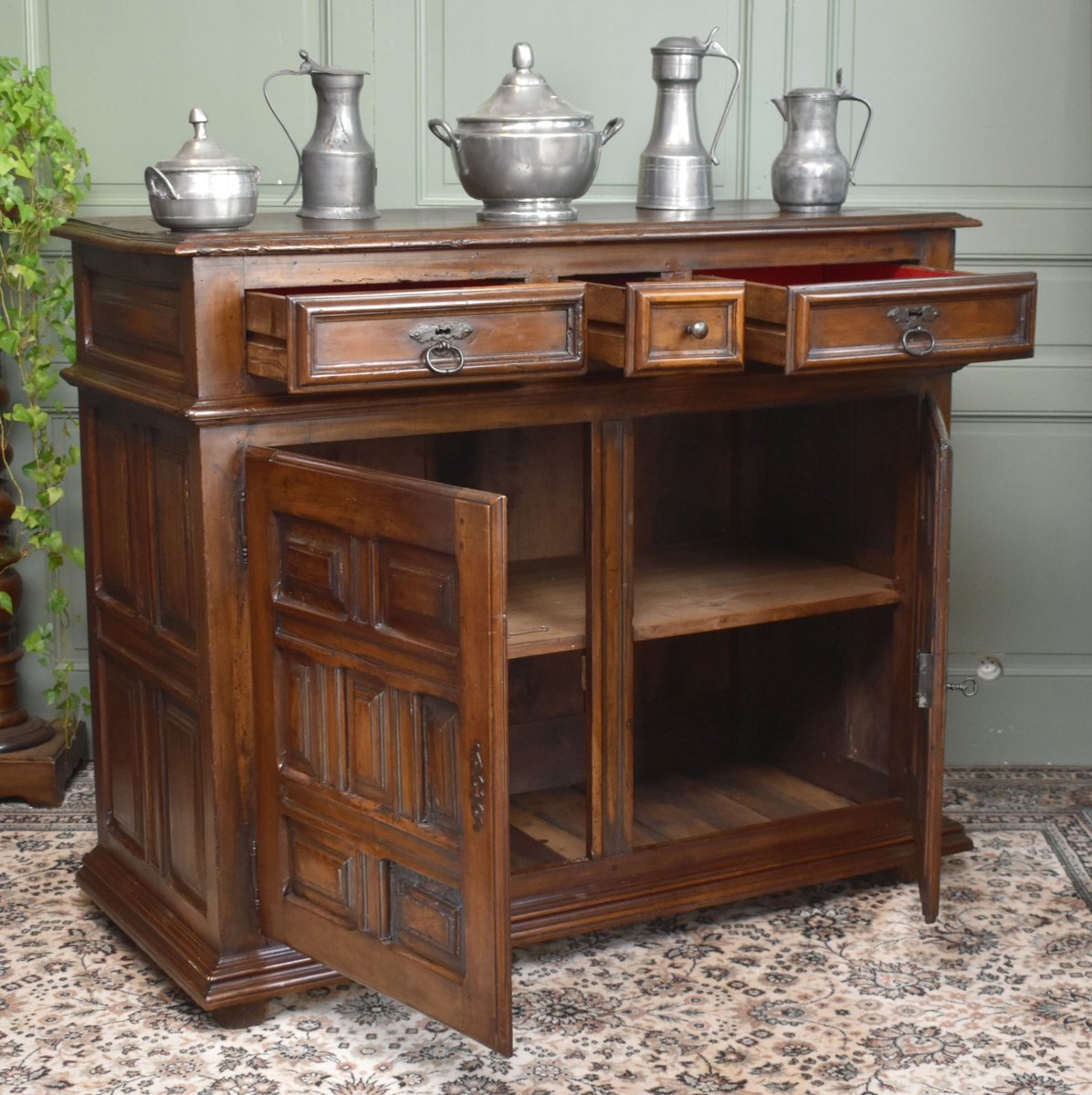 Louis XIII-style Low Sideboard In Solid Walnut, 17th Century, 2 Doors And 3 Drawers -photo-2