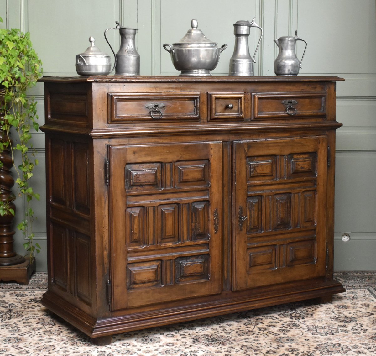 Louis XIII-style Low Sideboard In Solid Walnut, 17th Century, 2 Doors And 3 Drawers 