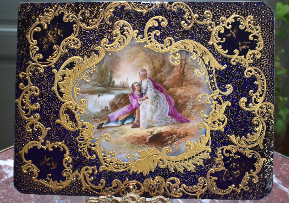 Ch. Barbois. Limoges Porcelain Plate Decorated With A Romantic Scene, Featuring Kiln Blue And Gold Leaf.-photo-3