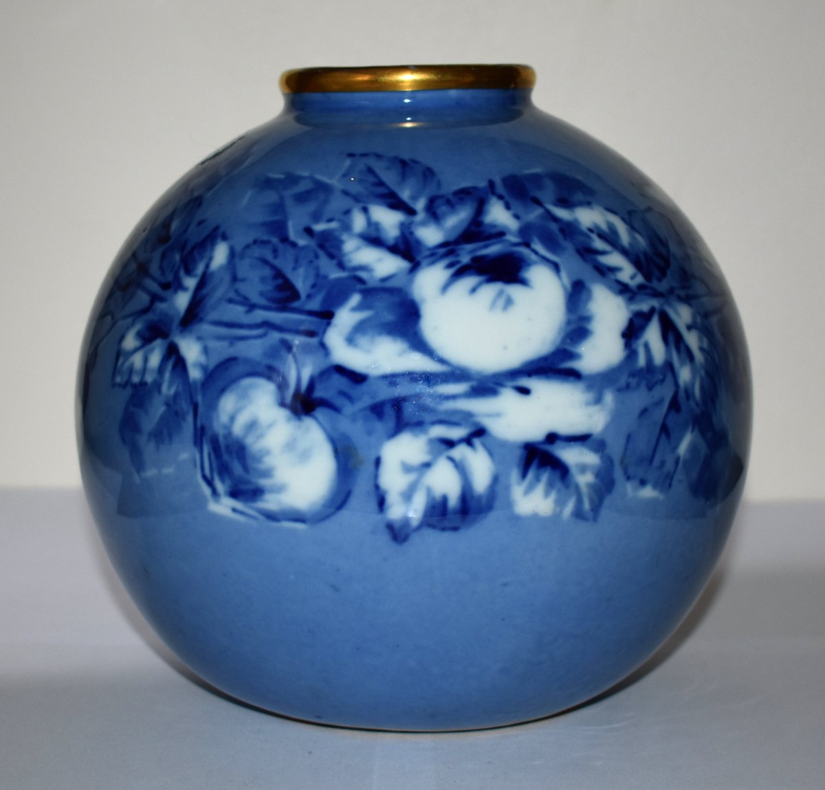 Vase Boule En Porcelaine De Limoges, Camaïeu De Bleu, Décor De Roses , Peint Main.-photo-3