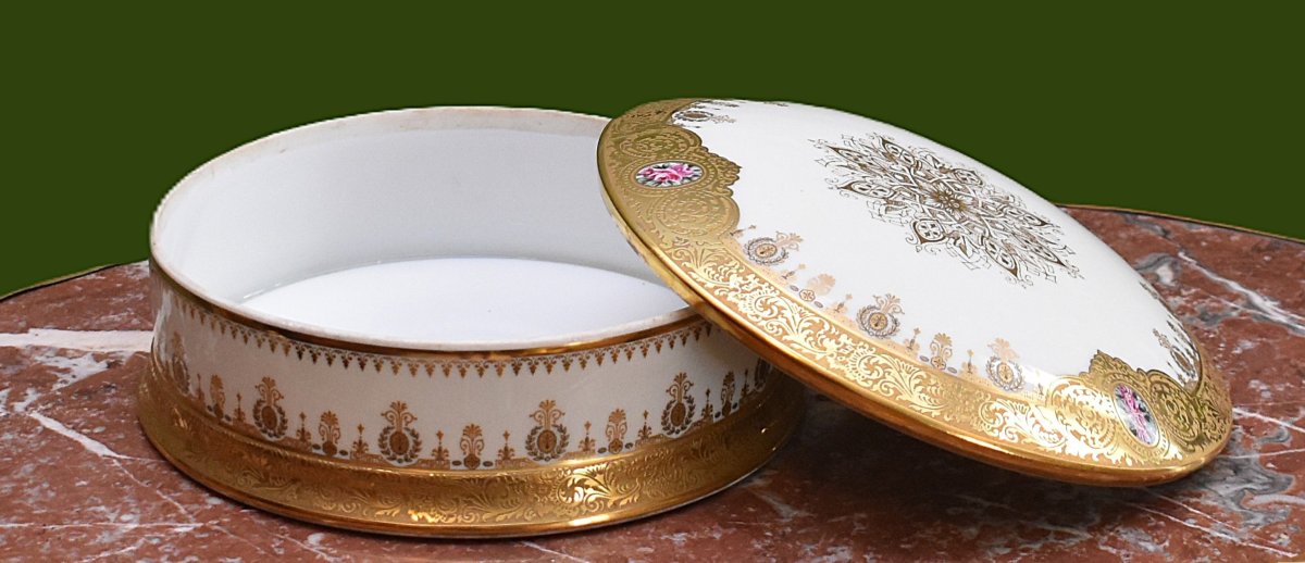 Grand Coffret peint main,  boite en Porcelaine De Limoges, Bonbonnière  Double Incrustation Or-photo-1