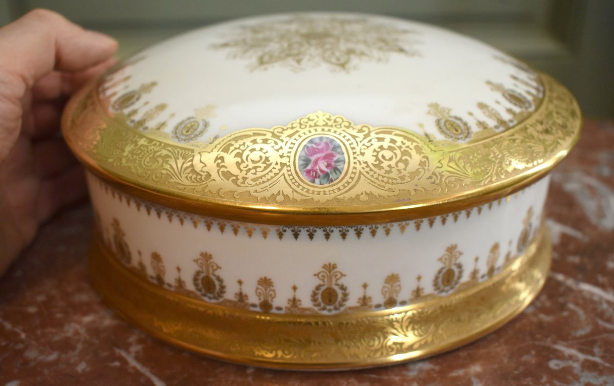 Grand Coffret peint main,  boite en Porcelaine De Limoges, Bonbonnière  Double Incrustation Or-photo-2
