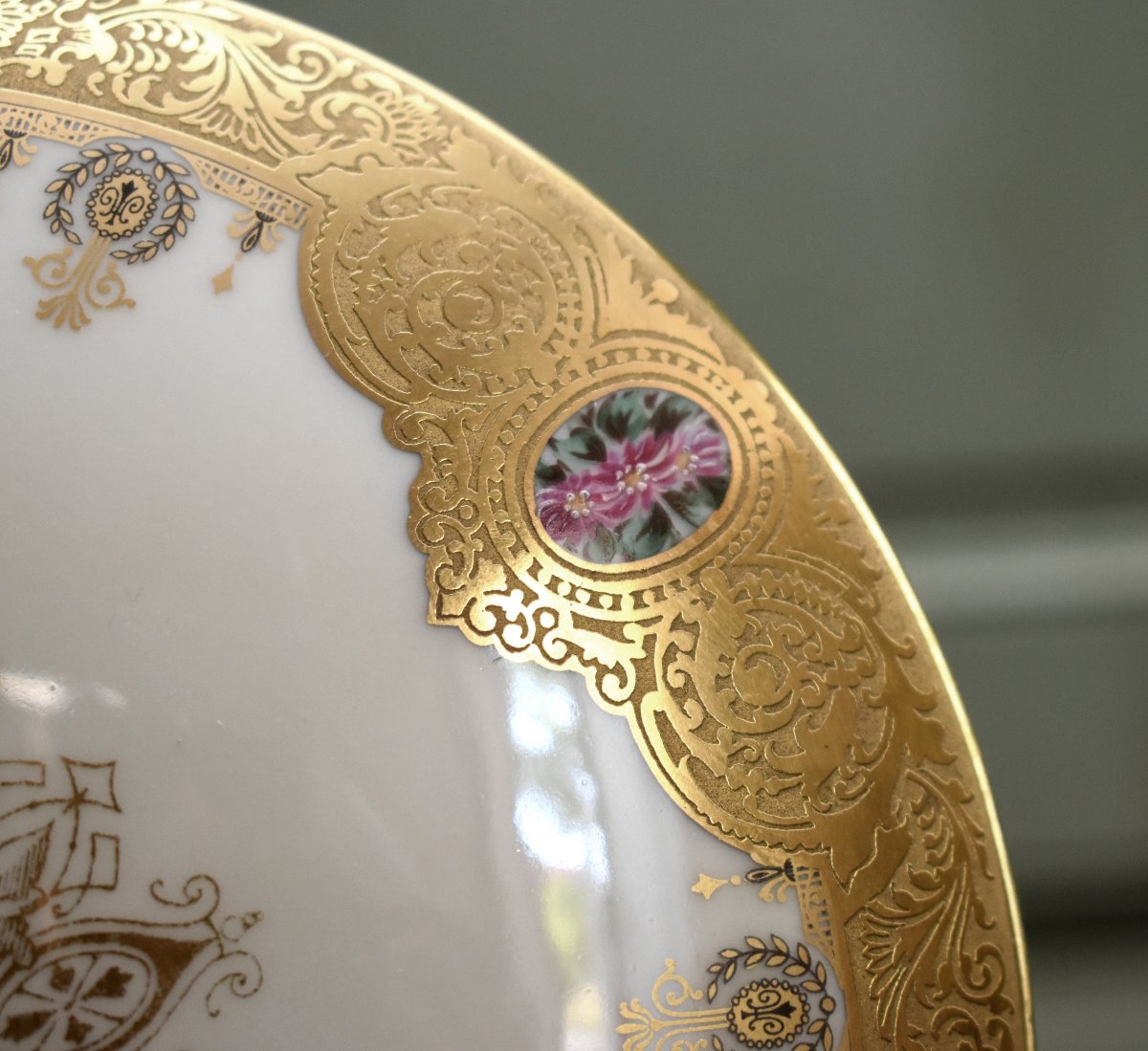 Grand Coffret peint main,  boite en Porcelaine De Limoges, Bonbonnière  Double Incrustation Or-photo-6