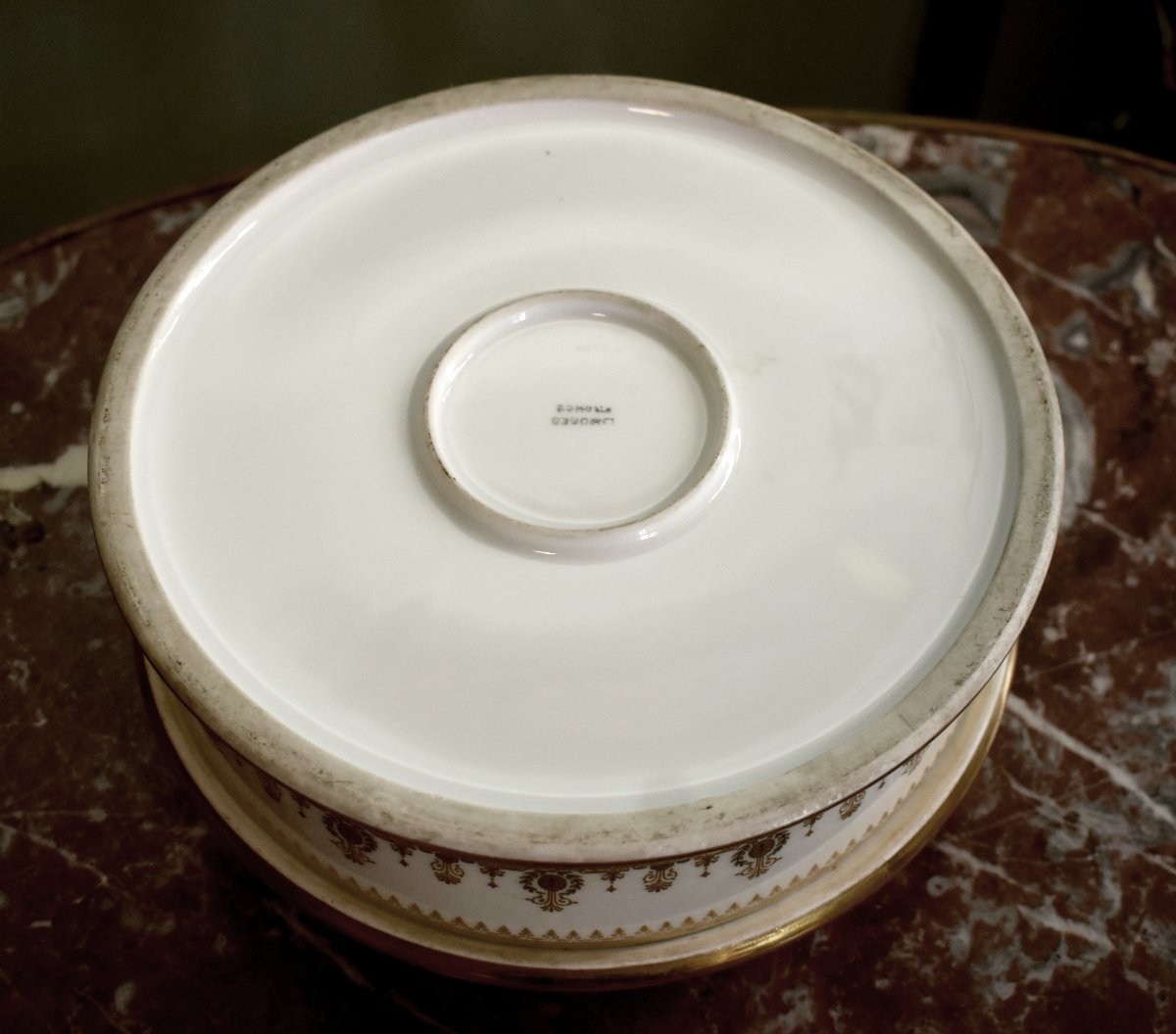 Grand Coffret peint main,  boite en Porcelaine De Limoges, Bonbonnière  Double Incrustation Or-photo-8