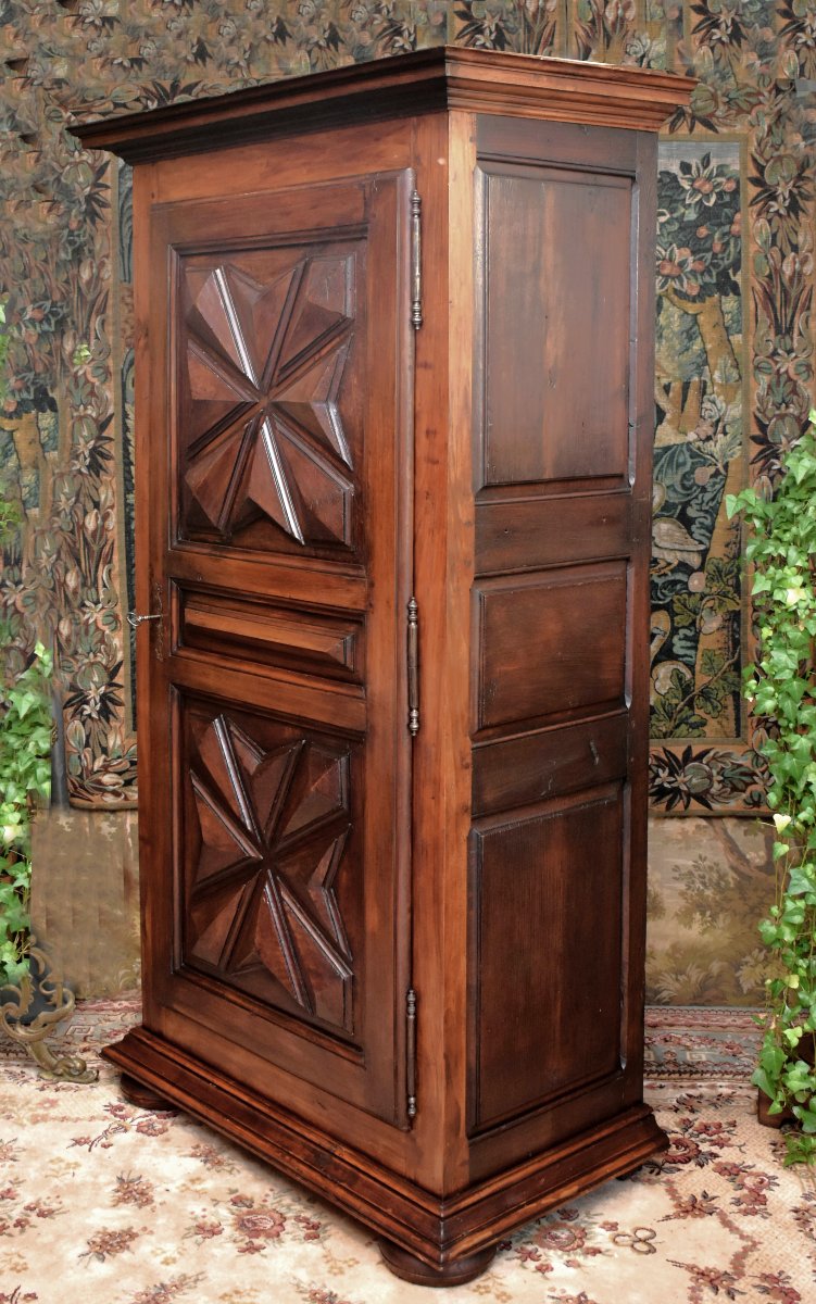 Louis XIII-style Wooden Dresser With Fruit Motifs And Miscellaneous Decorations, 1-door Cabinet, Diamond-shaped Nails -photo-4