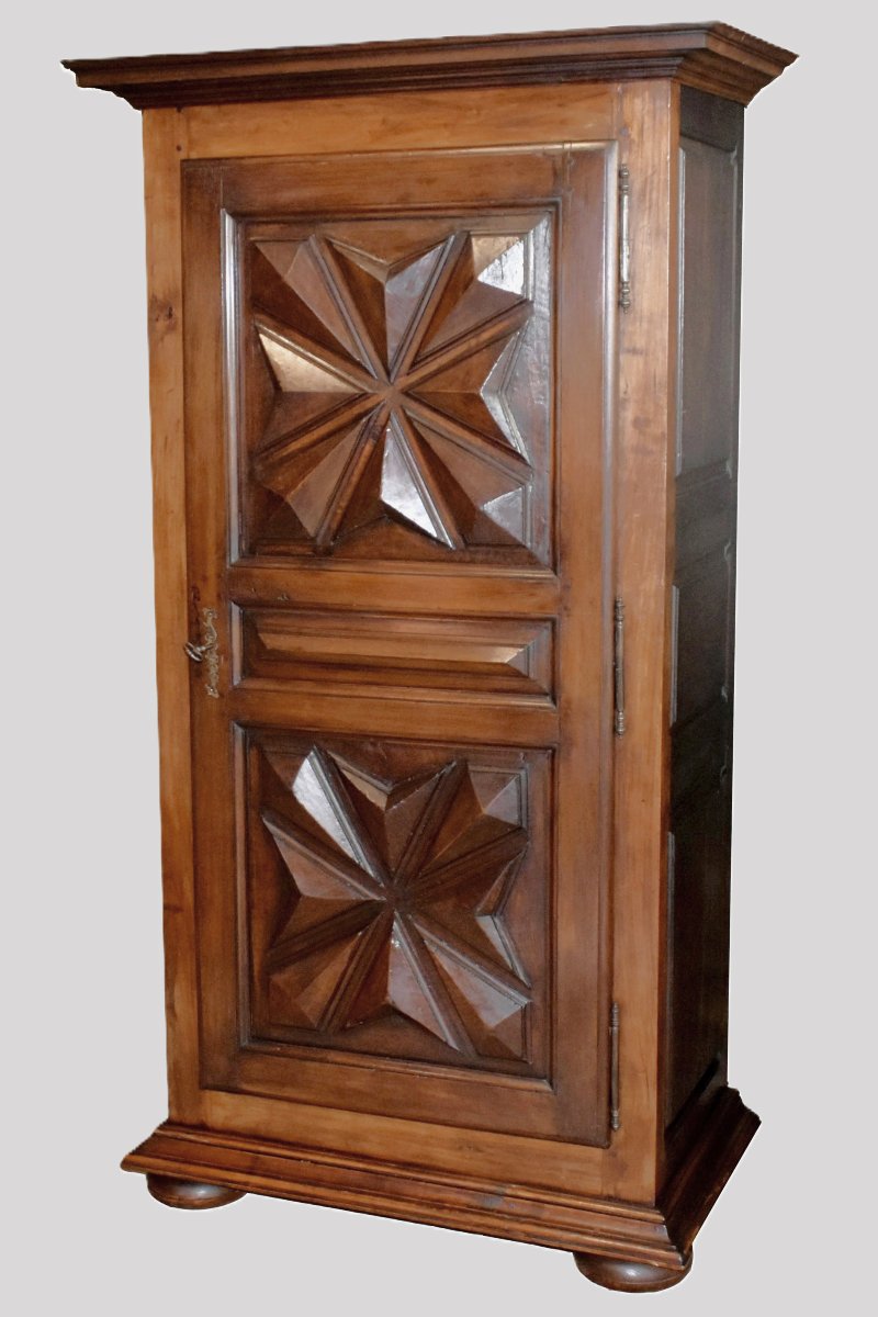 Louis XIII-style Wooden Dresser With Fruit Motifs And Miscellaneous Decorations, 1-door Cabinet, Diamond-shaped Nails 