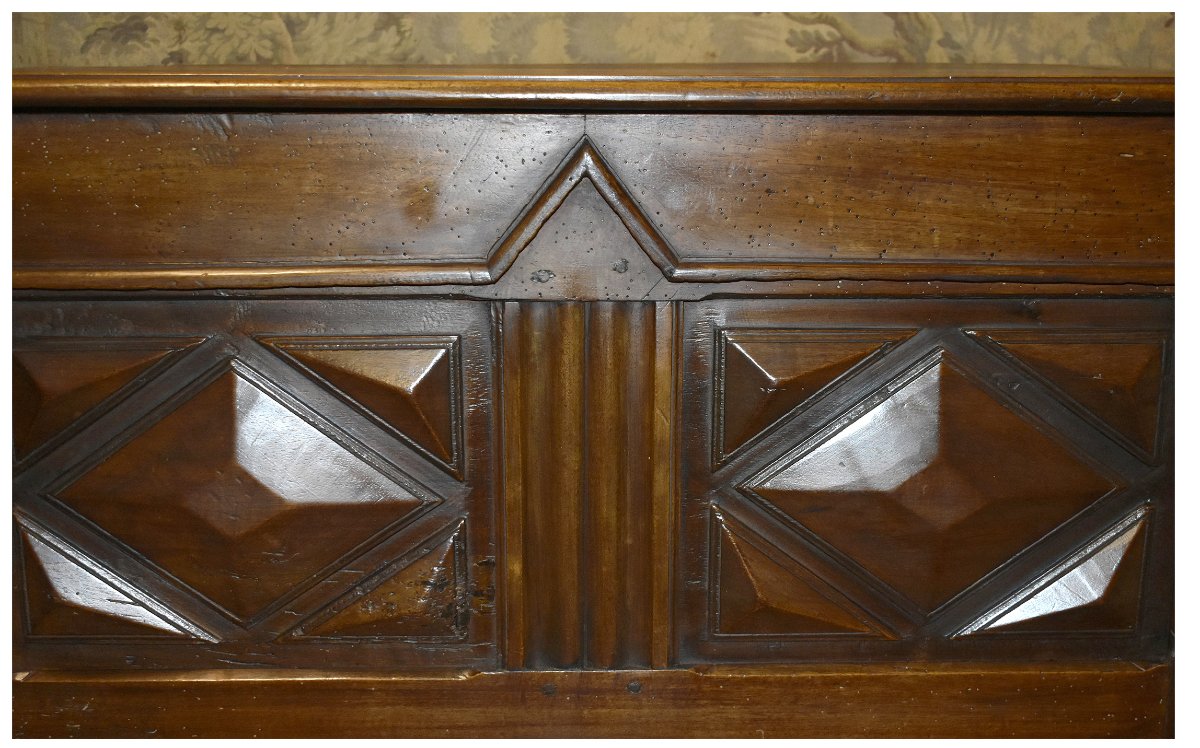 Small Louis XIII-style Chest In Walnut, With Diamond-point Decor And Ball-shaped Feet.-photo-4