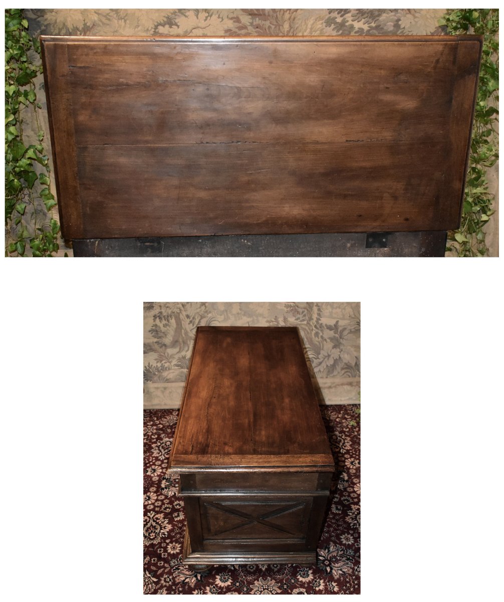 Small Louis XIII-style Chest In Walnut, With Diamond-point Decor And Ball-shaped Feet.-photo-6
