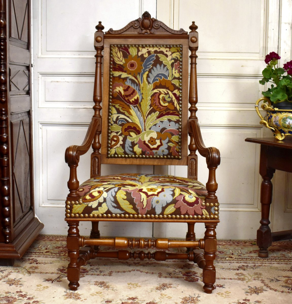 Grand  Fauteuil En Noyer De Style Renaissance  , Siège  XIXe d'Apparat Tissu  aux Petits Points-photo-2