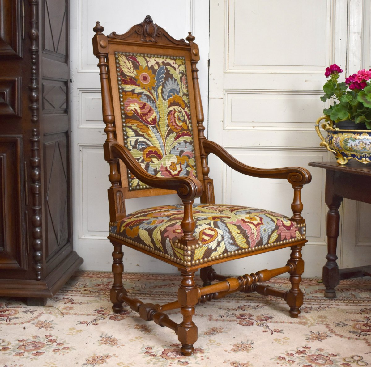 Grand  Fauteuil En Noyer De Style Renaissance  , Siège  XIXe d'Apparat Tissu  aux Petits Points-photo-3