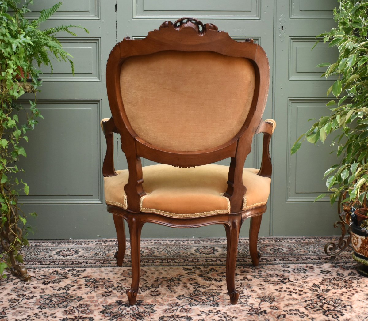 Fauteuil Cabriolet De Style Louis XV Rocaille En Noyer, Tissu Velours Vieil Or, fin XIXème -photo-1