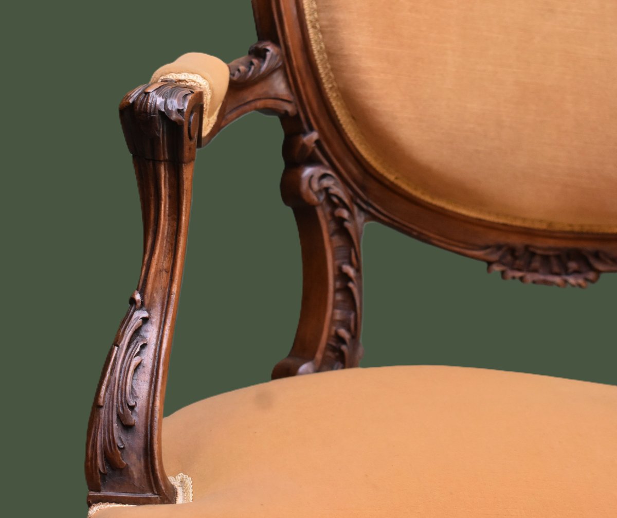 Fauteuil Cabriolet De Style Louis XV Rocaille En Noyer, Tissu Velours Vieil Or, fin XIXème -photo-5