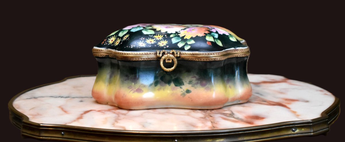F. Poujol, Large Gift Set, Limoges Porcelain Box, Hand-painted Floral-decorated Candy Box-photo-2