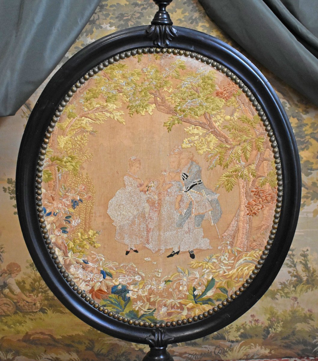 Napoleon III-era Swiveling Medallion-shaped Fireplace Screen, Oval Fireguard, 19th Century-photo-1