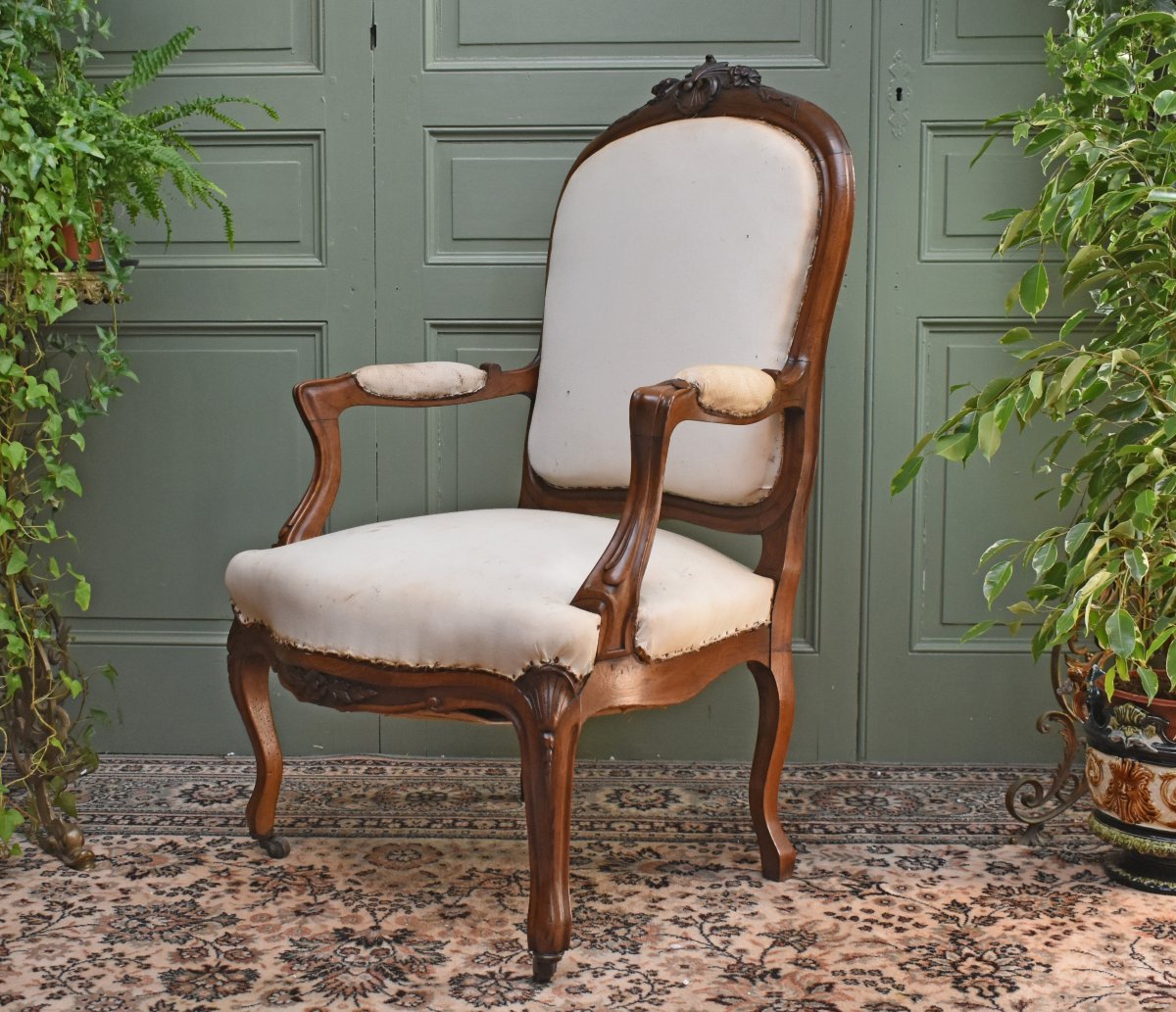Large Louis XV-style Armchair In Walnut, With A Flat “à La Reine” Backrest, 19th Century-photo-4