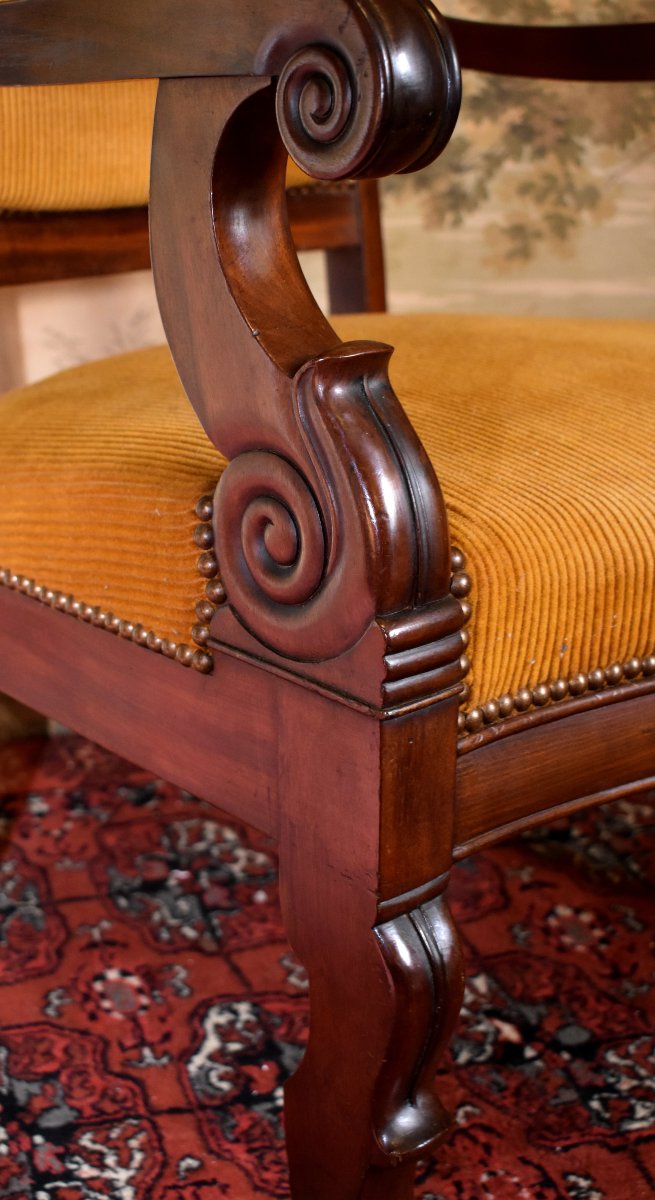Paire de fauteuils en acajou et placage d'acajou , époque Restauration , XIXème , tissu velour-photo-6