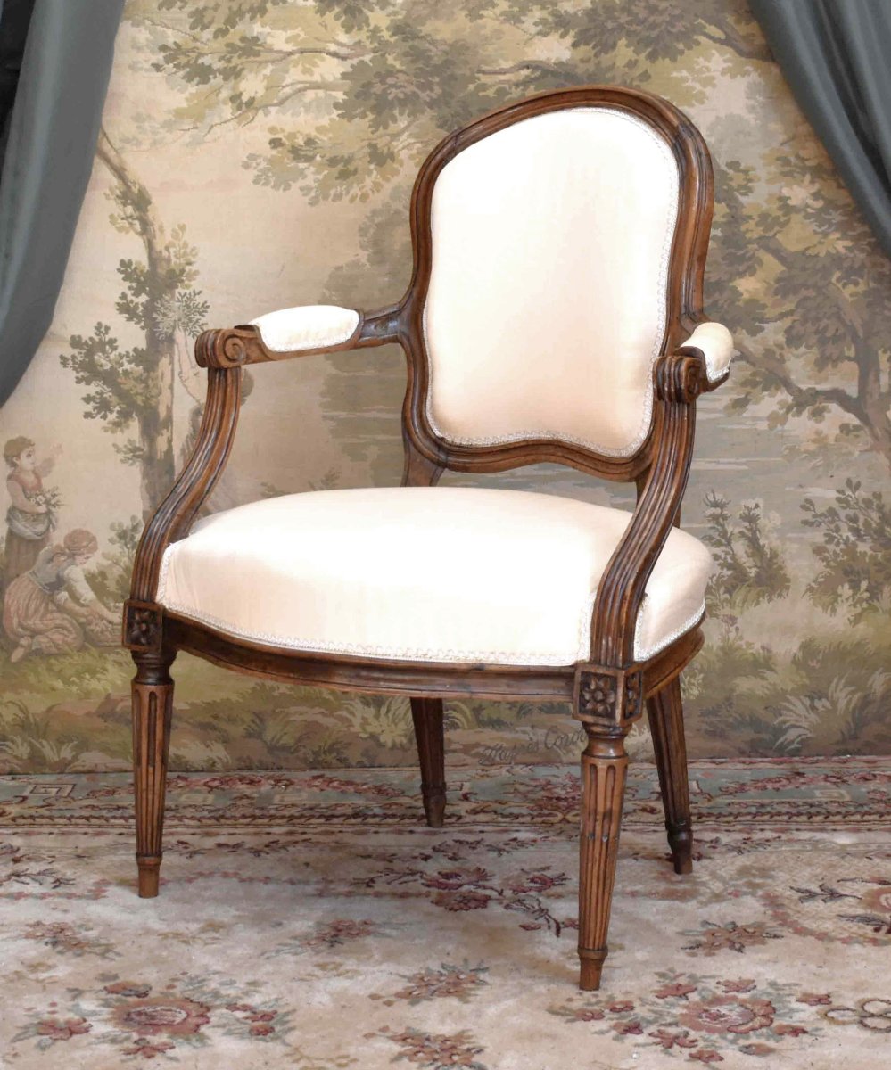 Fauteuil Cabriolet  Transition Louis XV -  Louis XVI  En Hêtre Patiné, époque XVIIIe  Siècle-photo-3