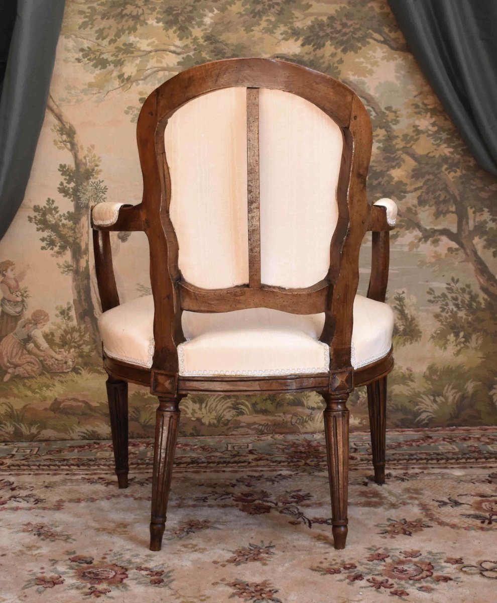 Fauteuil Cabriolet  Transition Louis XV -  Louis XVI  En Hêtre Patiné, époque XVIIIe  Siècle-photo-4