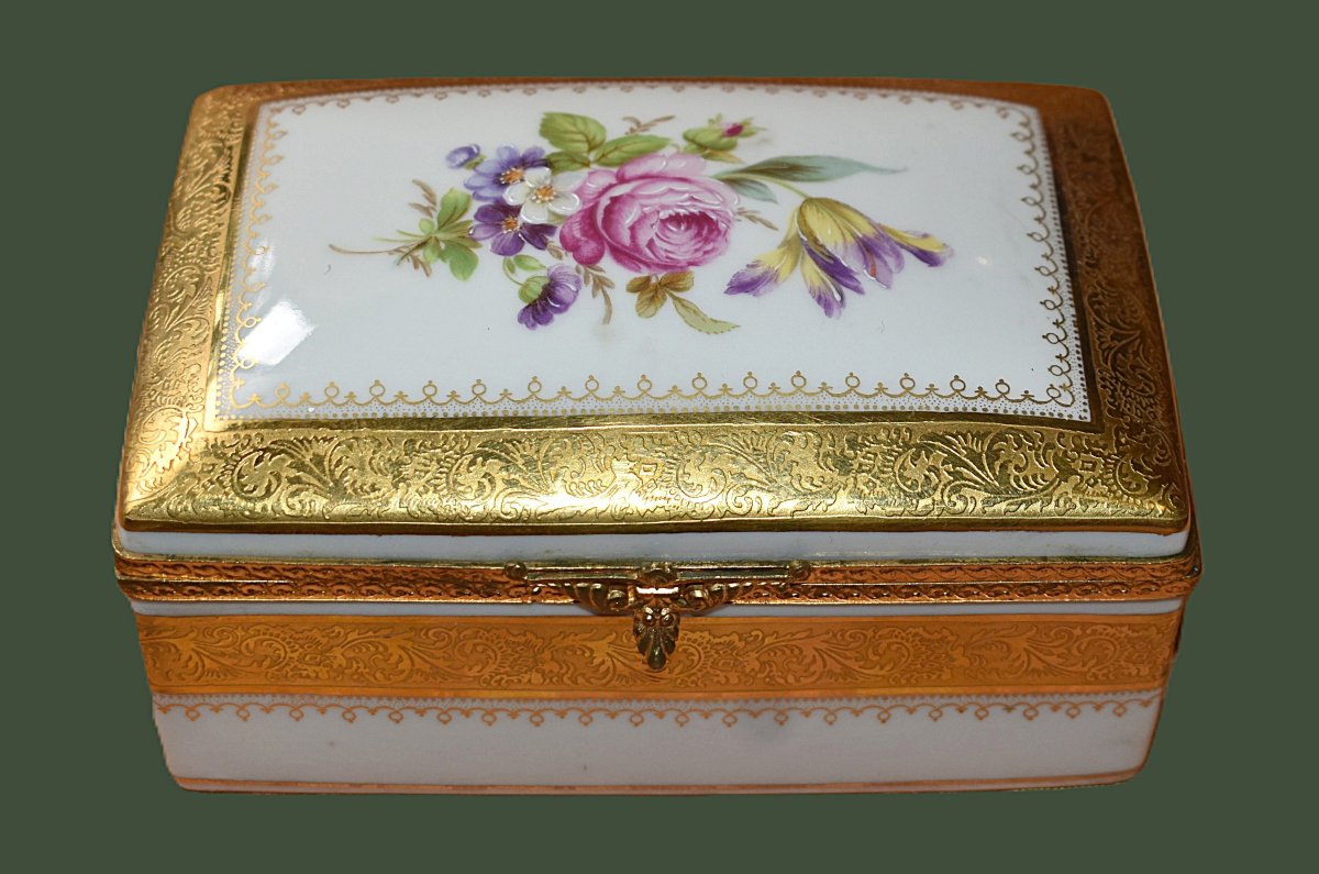 Coffret En Porcelaine De Limoges Double Incrustation Or,  Bouquet De Fleurs, boite, peint main.-photo-2
