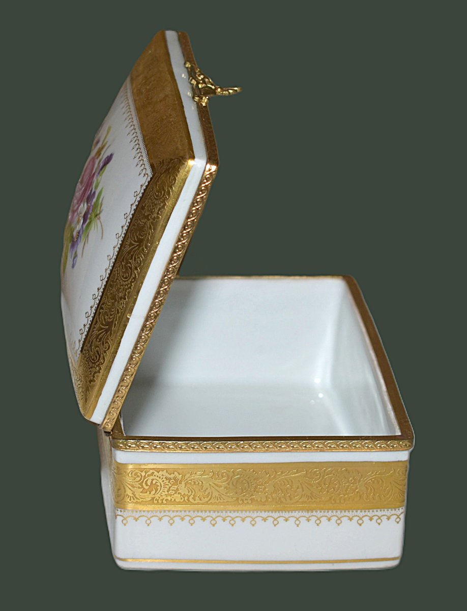 Coffret En Porcelaine De Limoges Double Incrustation Or,  Bouquet De Fleurs, boite, peint main.-photo-1