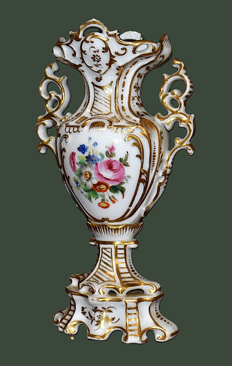 Vase En Porcelaine De Limoges , Décor peint main bouquet  Fleurs et Scène Galante, Personnages,-photo-4